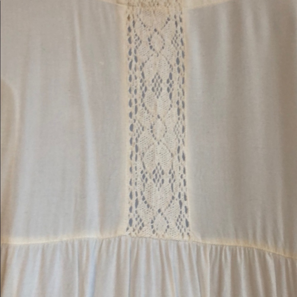White roxy cami - Picture 3 of 3